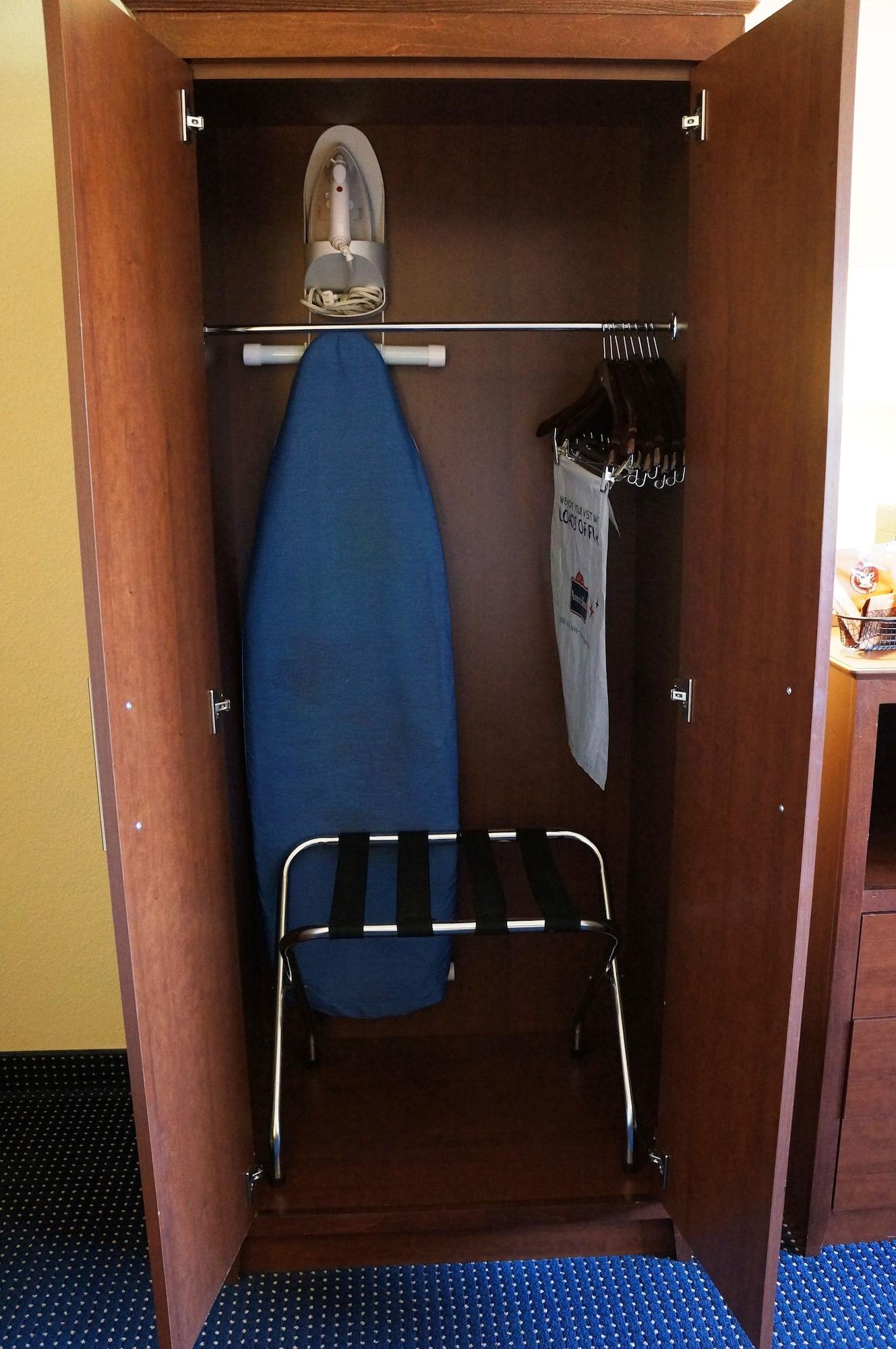 Americinn By Wyndham Fort Dodge Εξωτερικό φωτογραφία